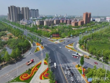 湖南寧鄉(xiāng)：萬株月季齊綻放，扮靚城市生態(tài)新風(fēng)景